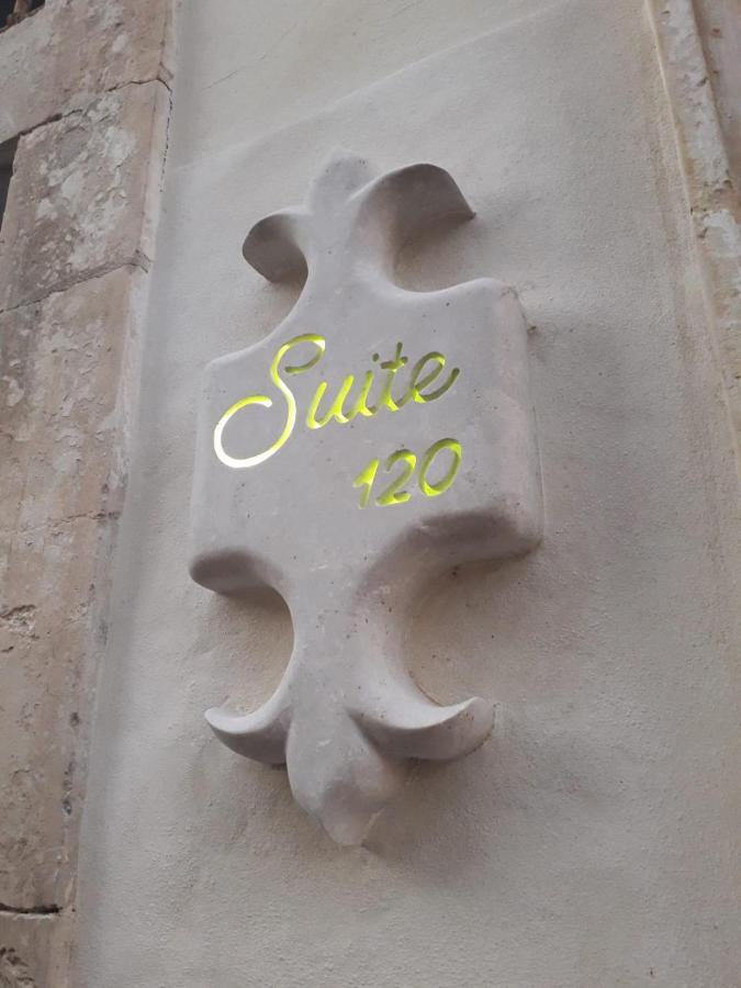 Suite 120 Noto Exterior photo